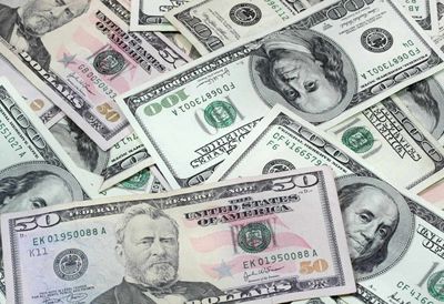 Dollar Finds Support on Higher T-Note Yields